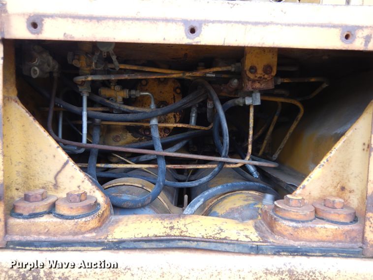 image for item DI8600 1974 Caterpillar 627B  scraper