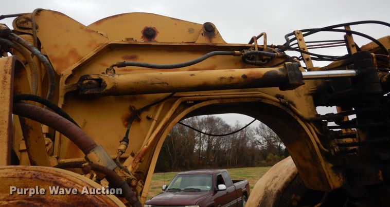 image for item DI8600 1974 Caterpillar 627B  scraper