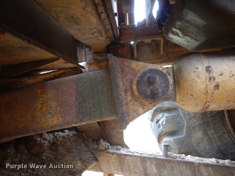 image for item DI8600 1974 Caterpillar 627B  scraper