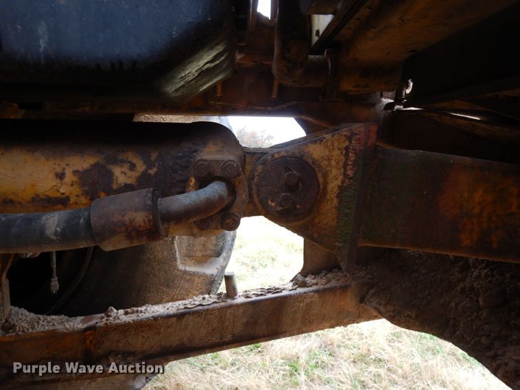 image for item DI8600 1974 Caterpillar 627B  scraper