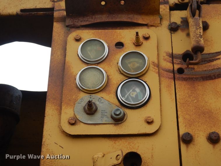 image for item DI8600 1974 Caterpillar 627B  scraper