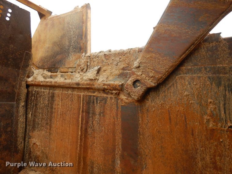 image for item DI8600 1974 Caterpillar 627B  scraper