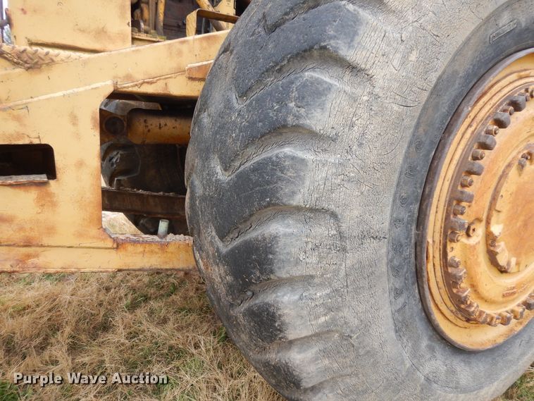 image for item DI8600 1974 Caterpillar 627B  scraper