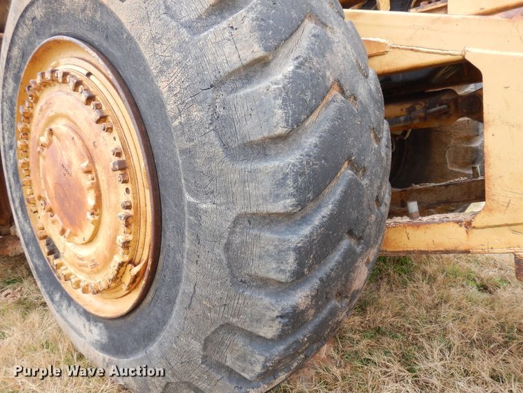 image for item DI8600 1974 Caterpillar 627B  scraper