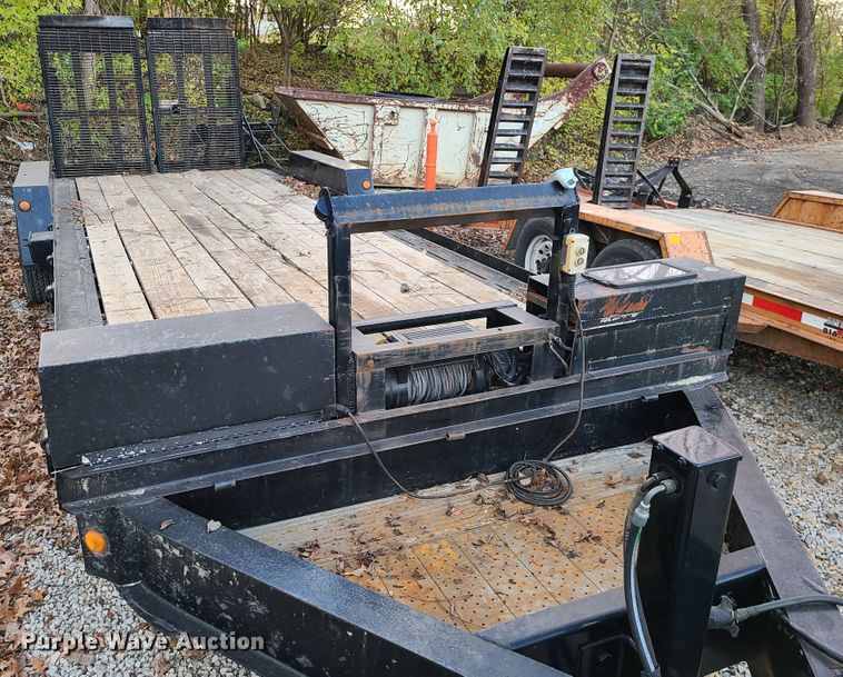 image for item DJ1521 2004 Towmaster  equipment trailer