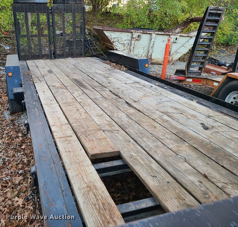 image for item DJ1521 2004 Towmaster  equipment trailer