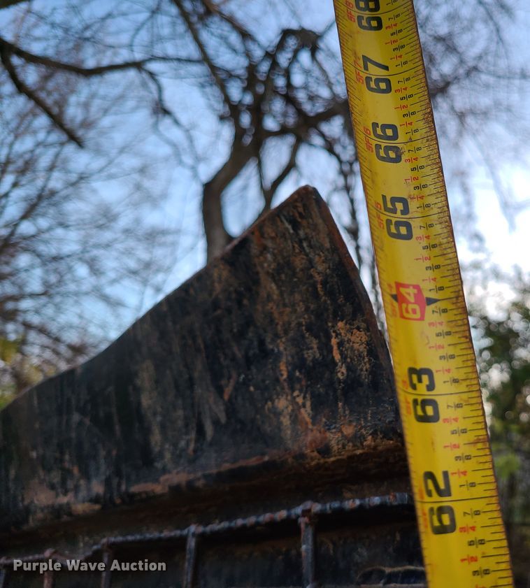 image for item DJ1521 2004 Towmaster  equipment trailer