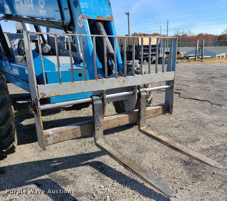 image for item DJ1548 2012 Genie GTH-844  telehandler