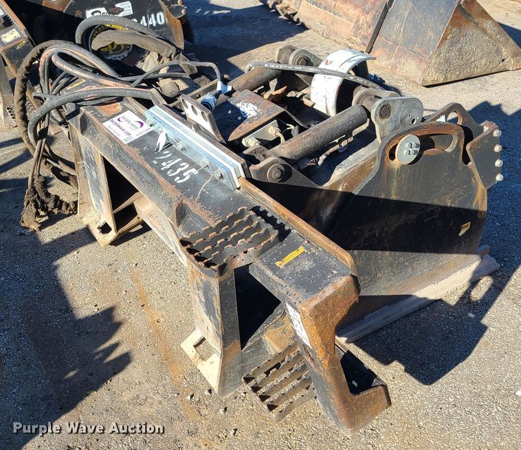 image for item DJ1560 Caterpillar PC205 18"W skid steer cold planer