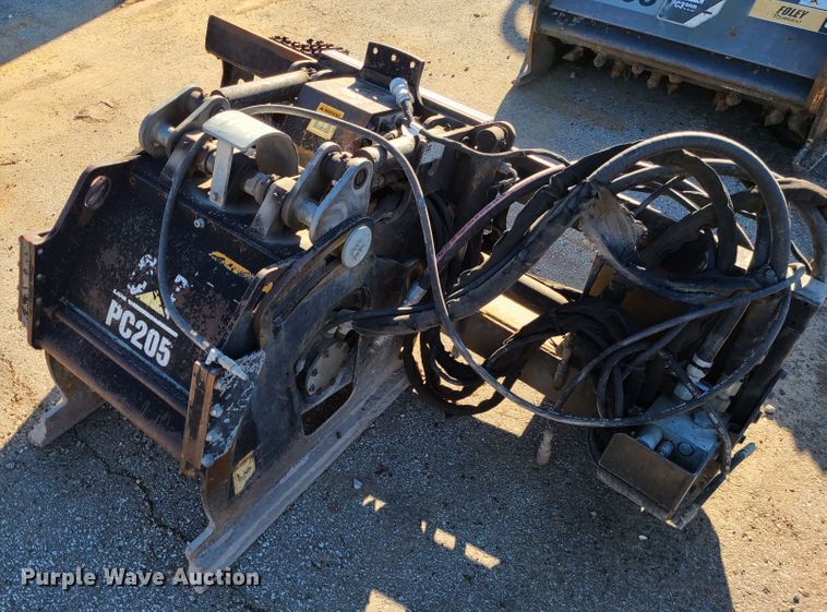 image for item DJ1560 Caterpillar PC205 18"W skid steer cold planer