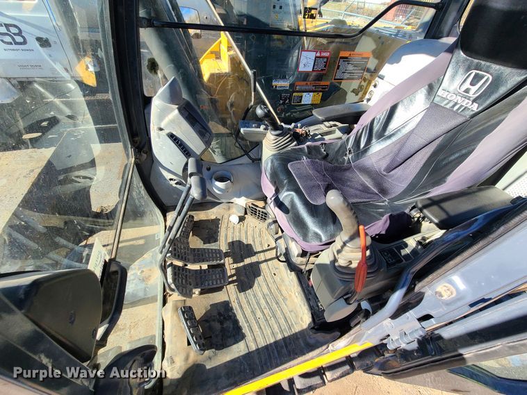 image for item DJ1562 John Deere 135G  excavator