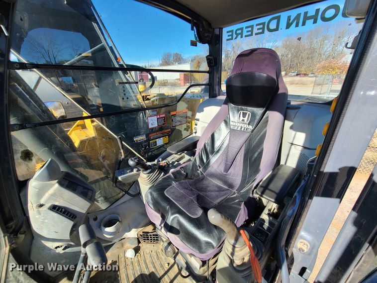 image for item DJ1562 John Deere 135G  excavator