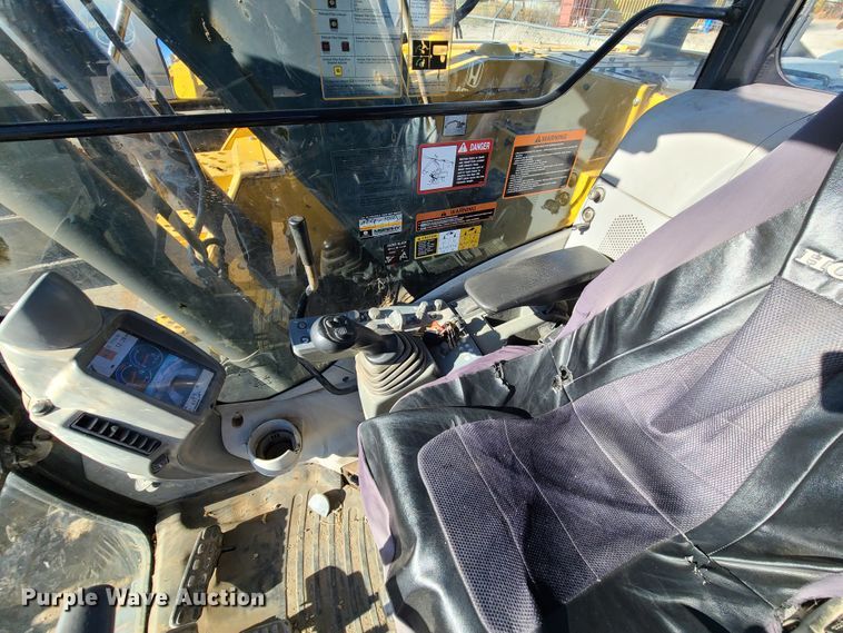 image for item DJ1562 John Deere 135G  excavator