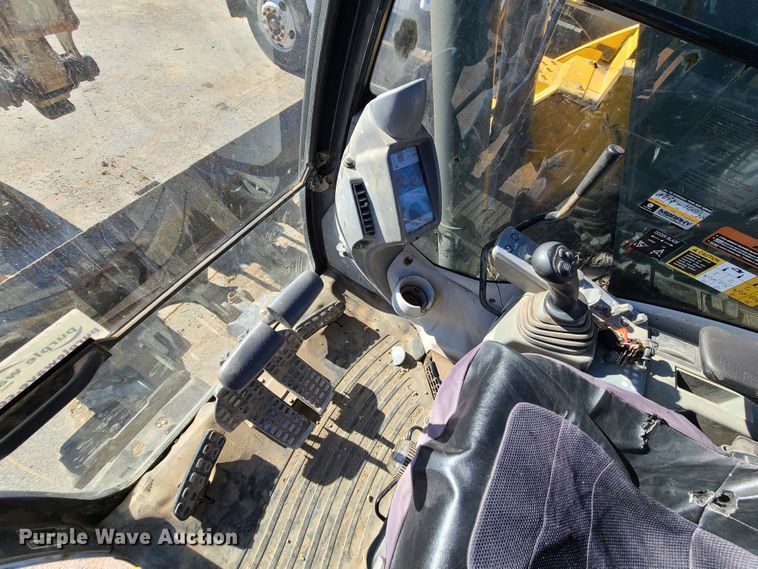 image for item DJ1562 John Deere 135G  excavator