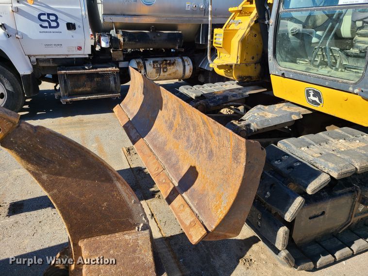 image for item DJ1562 John Deere 135G  excavator