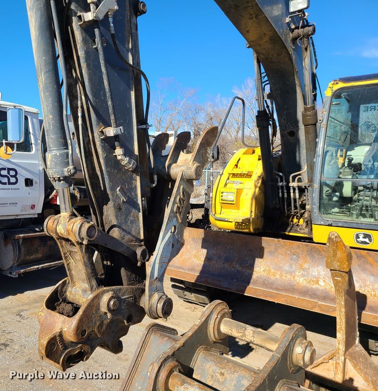 image for item DJ1562 John Deere 135G  excavator