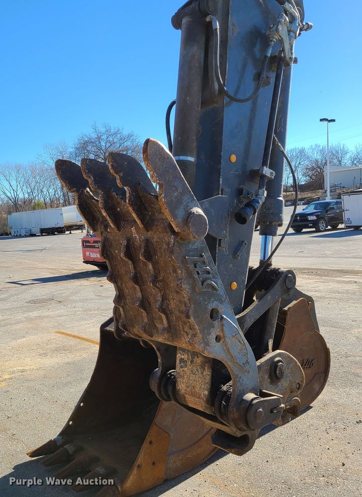 image for item DJ1562 John Deere 135G  excavator