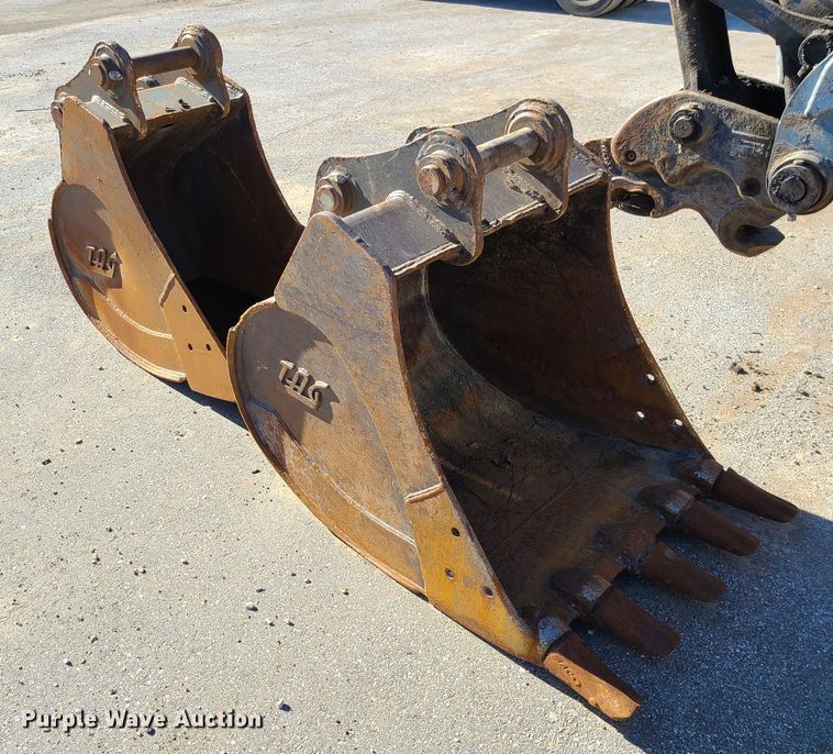 image for item DJ1562 John Deere 135G  excavator