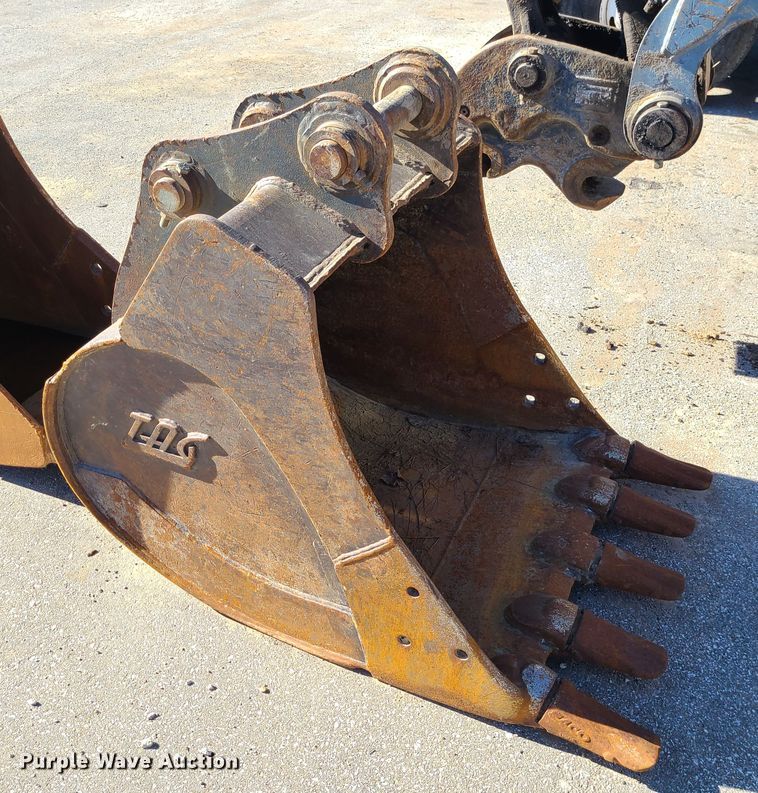 image for item DJ1562 John Deere 135G  excavator