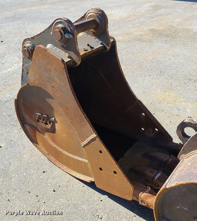 image for item DJ1562 John Deere 135G  excavator
