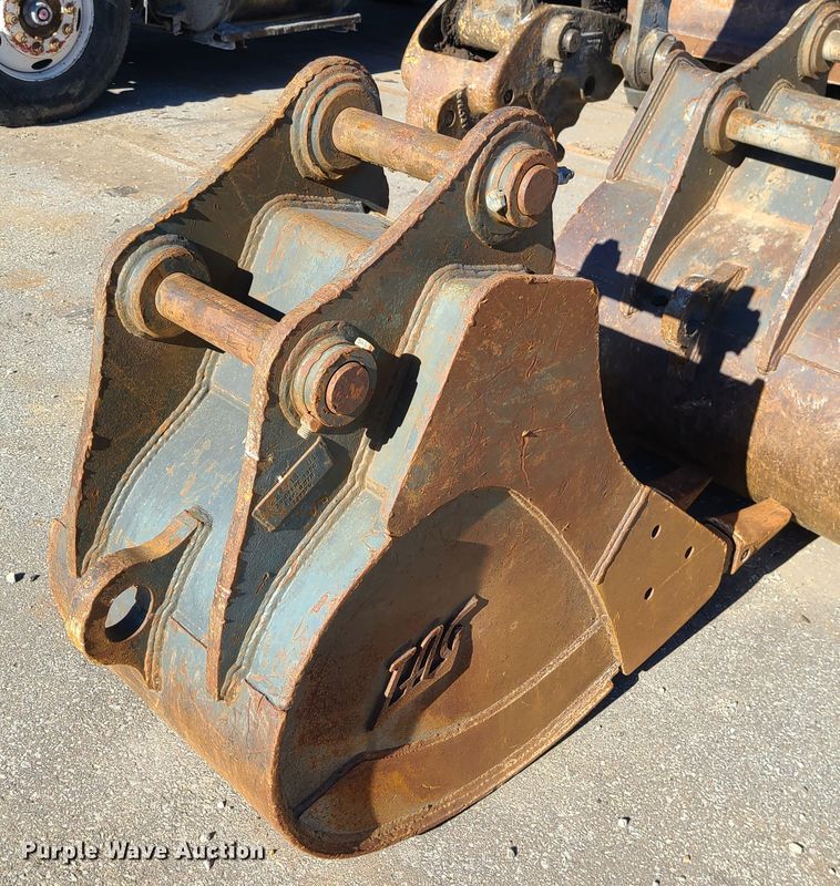 image for item DJ1562 John Deere 135G  excavator