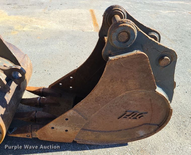 image for item DJ1562 John Deere 135G  excavator