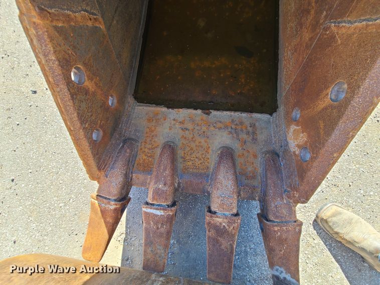 image for item DJ1562 John Deere 135G  excavator