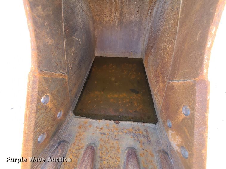 image for item DJ1562 John Deere 135G  excavator