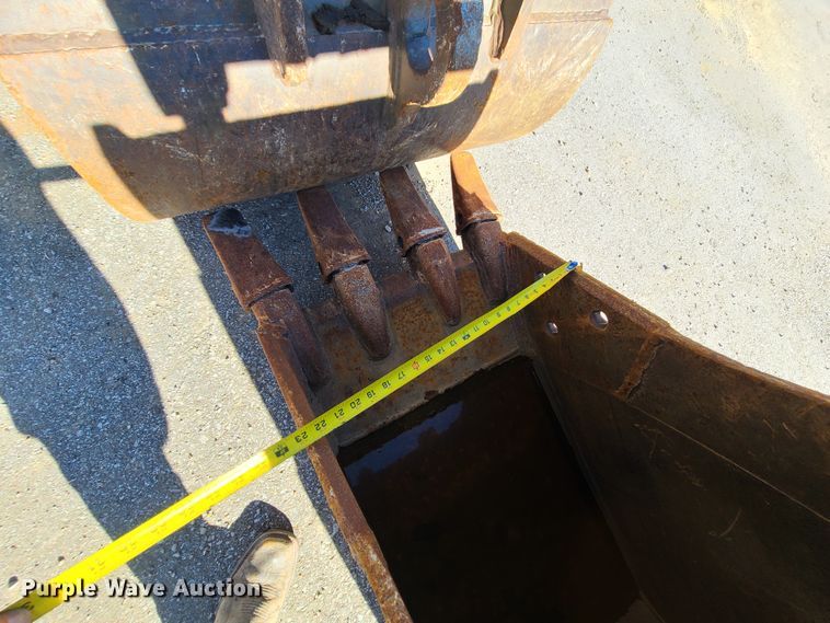 image for item DJ1562 John Deere 135G  excavator