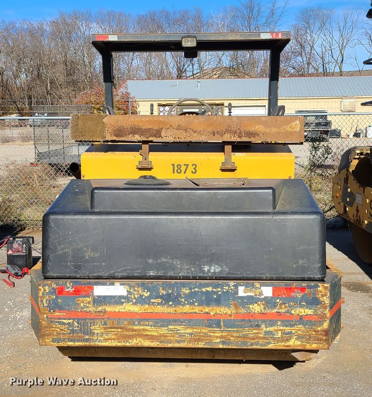 image for item DJ1564 Hypac C766C  double drum vibratory roller