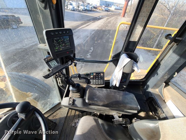 image for item DJ1577 2009 John Deere 844K  wheel loader