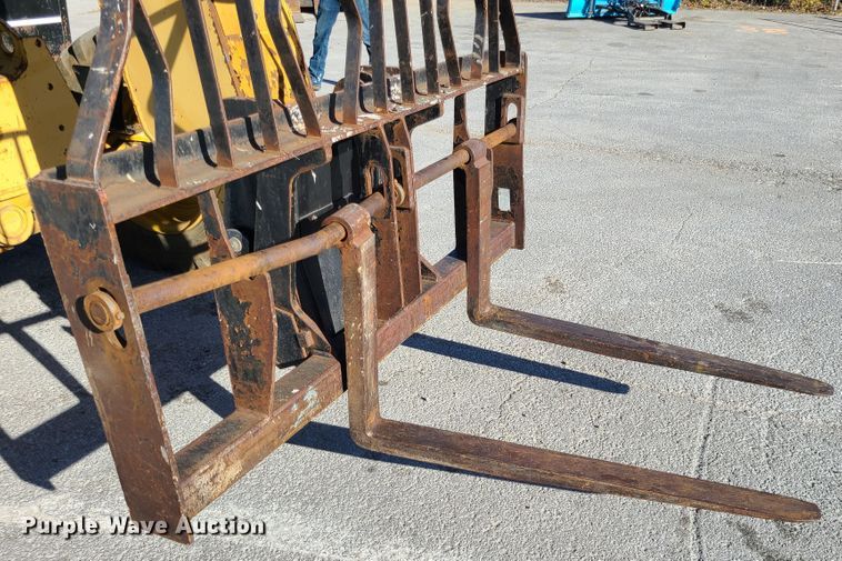 image for item DJ1649 2001 Caterpillar TH63  telehandler