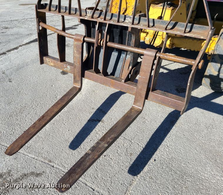 image for item DJ1649 2001 Caterpillar TH63  telehandler