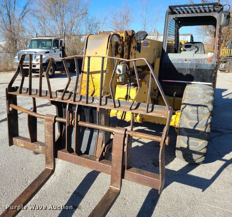 image for item DJ1649 2001 Caterpillar TH63  telehandler