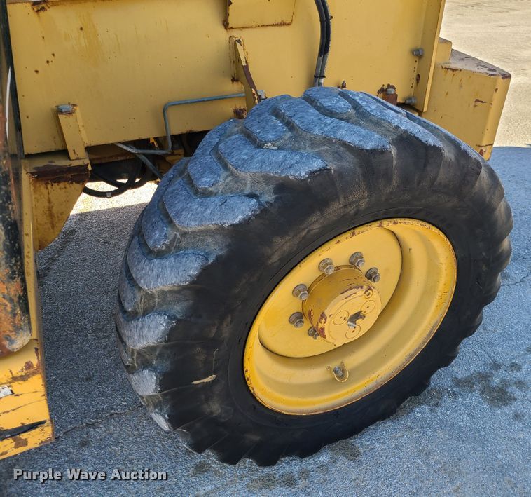 image for item DJ1649 2001 Caterpillar TH63  telehandler