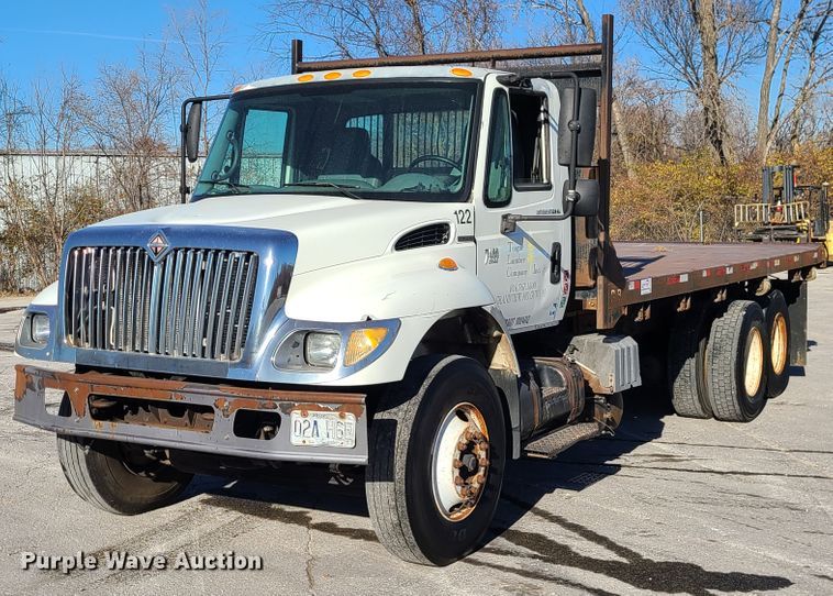 image for item DJ1650 2003 International 7400  dump flatbed truck