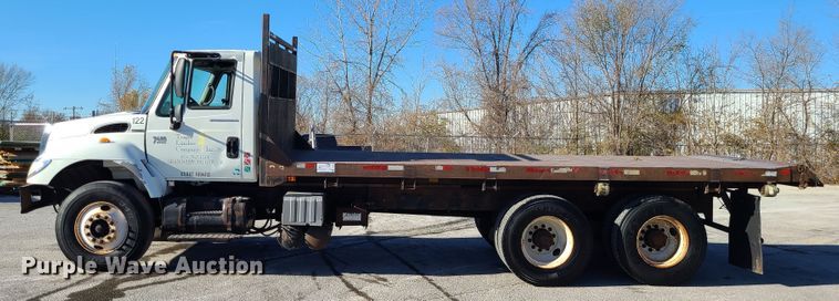 image for item DJ1650 2003 International 7400  dump flatbed truck