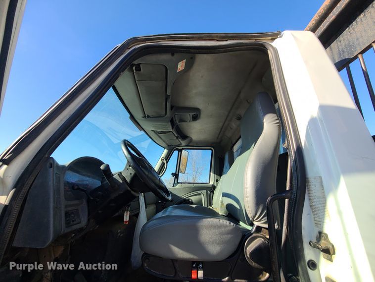 image for item DJ1650 2003 International 7400  dump flatbed truck