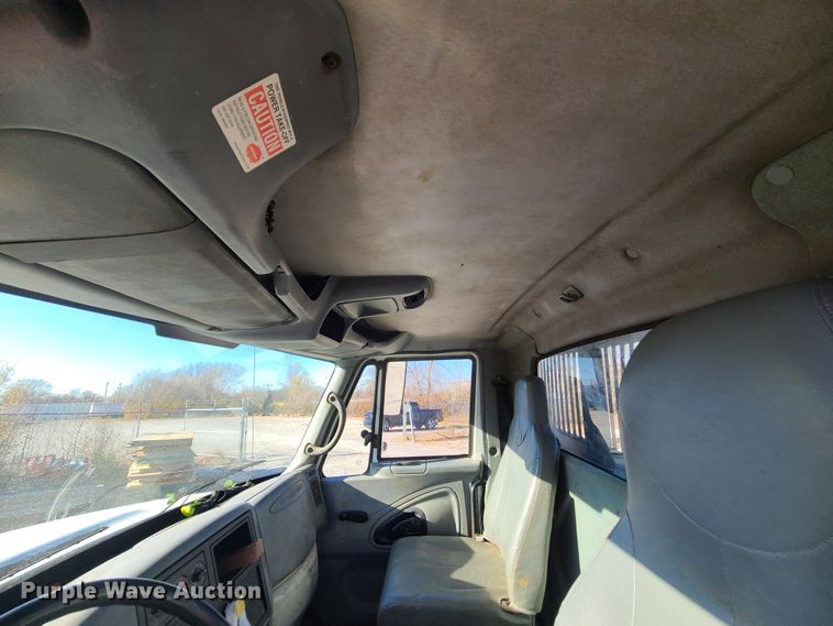 image for item DJ1650 2003 International 7400  dump flatbed truck