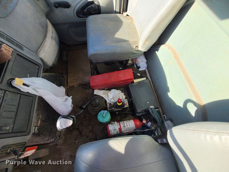 image for item DJ1650 2003 International 7400  dump flatbed truck