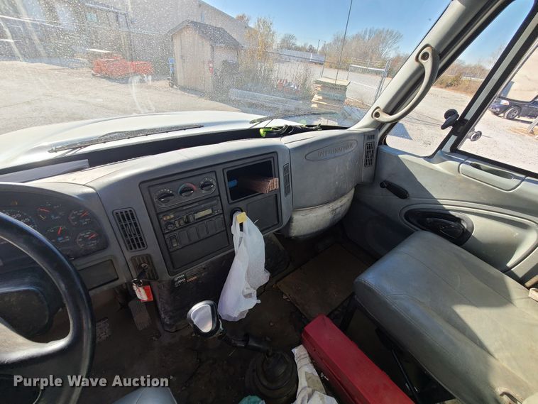 image for item DJ1650 2003 International 7400  dump flatbed truck