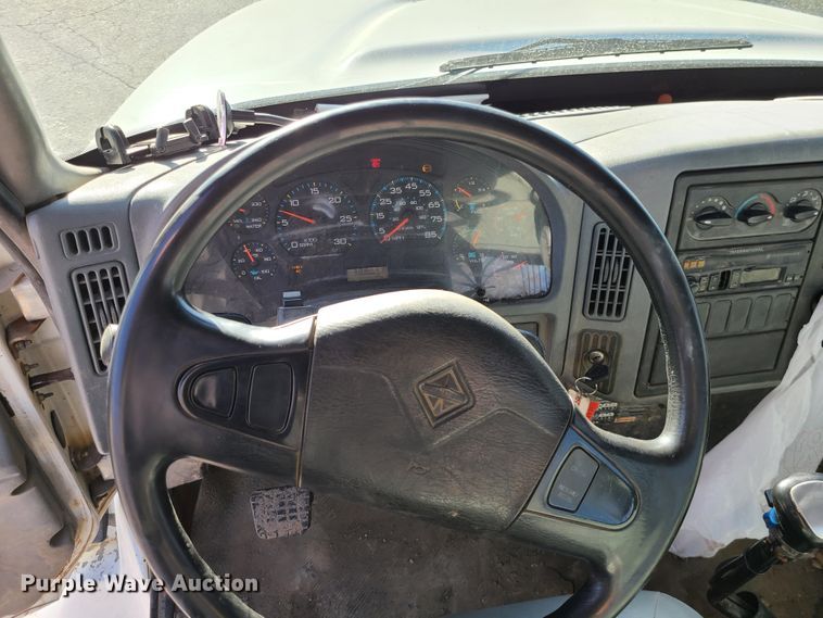 image for item DJ1650 2003 International 7400  dump flatbed truck