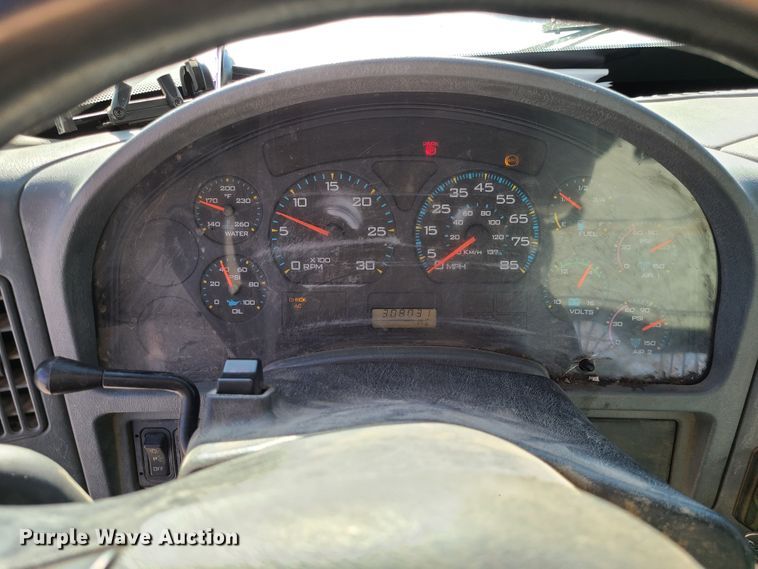 image for item DJ1650 2003 International 7400  dump flatbed truck