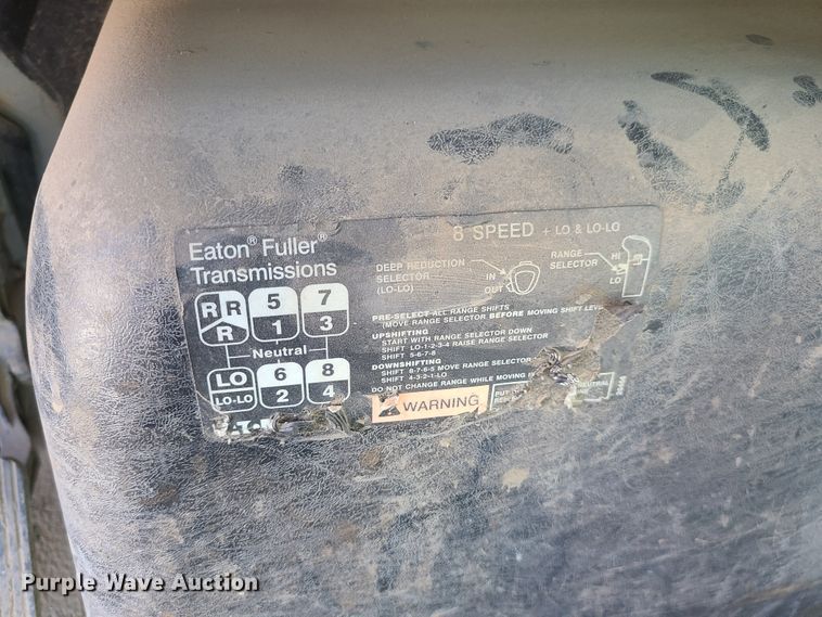 image for item DJ1650 2003 International 7400  dump flatbed truck