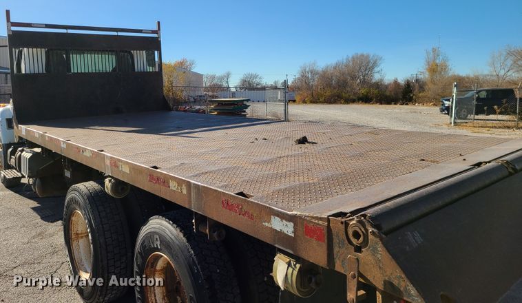 image for item DJ1650 2003 International 7400  dump flatbed truck