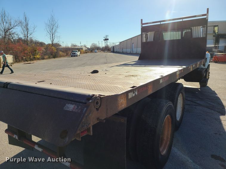 image for item DJ1650 2003 International 7400  dump flatbed truck