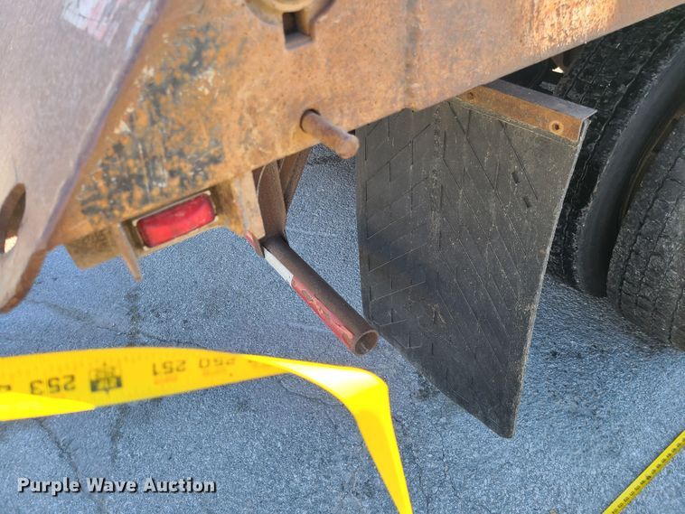 image for item DJ1650 2003 International 7400  dump flatbed truck