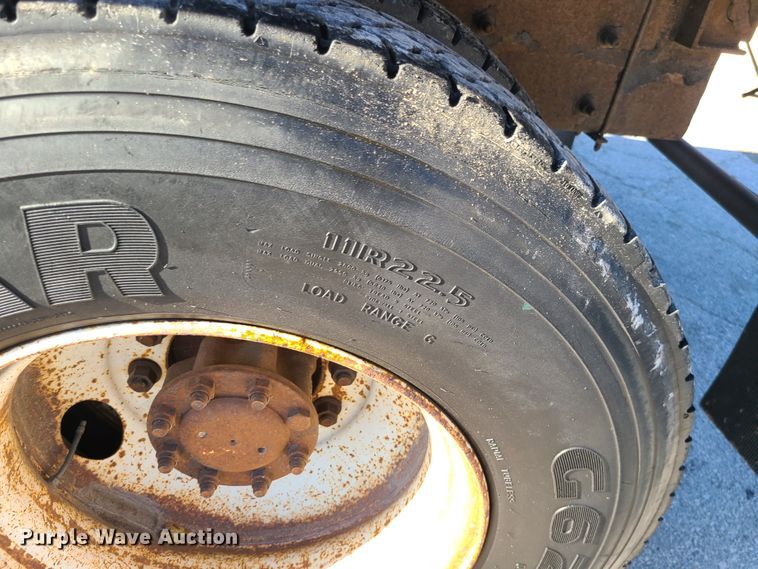 image for item DJ1650 2003 International 7400  dump flatbed truck