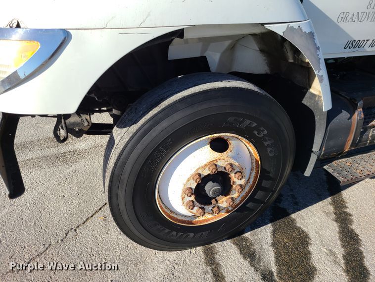 image for item DJ1650 2003 International 7400  dump flatbed truck