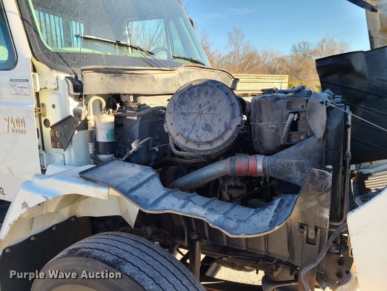 image for item DJ1650 2003 International 7400  dump flatbed truck